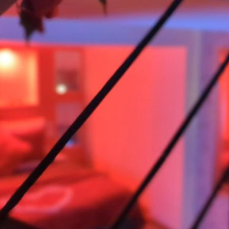 Love Room avec jacuzzi pour votre séjour en amoureux Villeneuve-de-la-Raho Extérieur photo